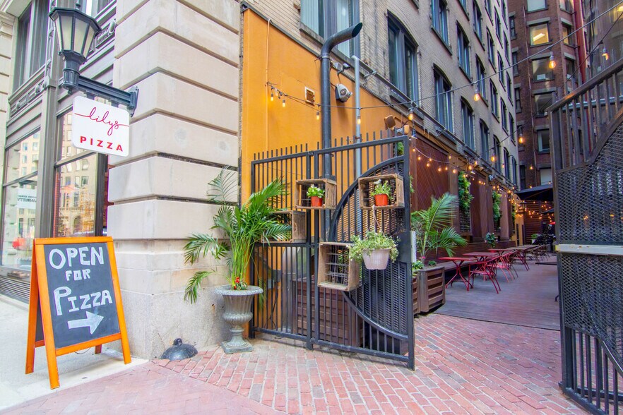 More Photos Of 2 Oliver St, Boston Office For Lease