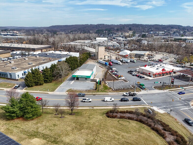 More Photos Of 10903 McCormick Rd, Hunt Valley Showroom For Lease