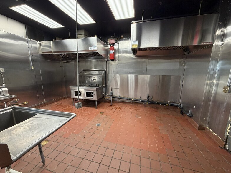 More Photos Of 46560 Fremont Blvd, Fremont Warehouse For Sale