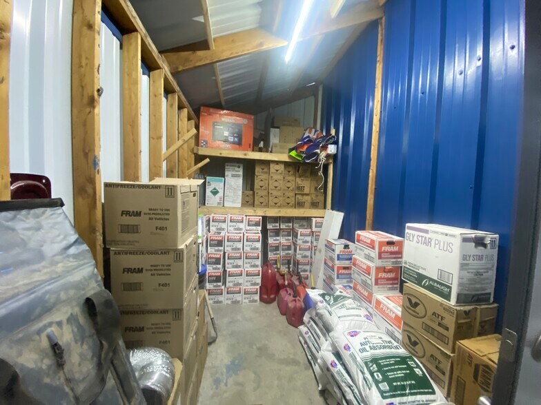 More Photos Of 4420 Airport Rd, Riverton Warehouse For Sale