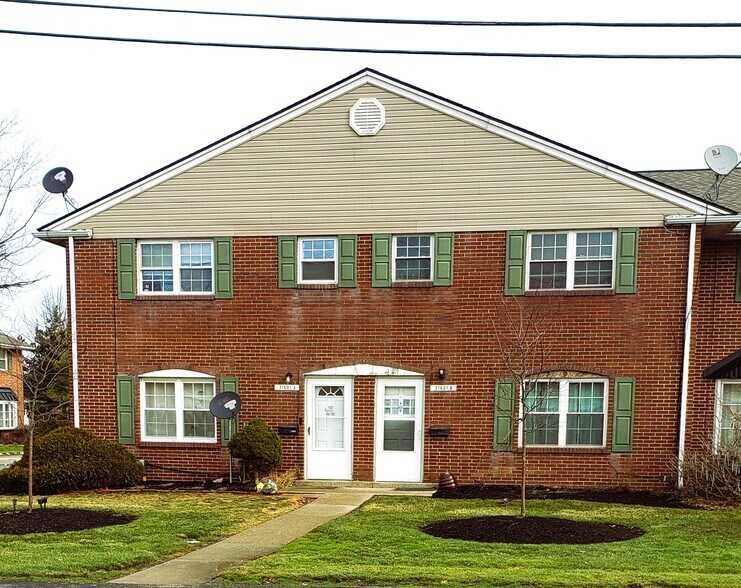 Primary Photo Of 31501 N Marginal Dr, Willowick Multifamily For Sale