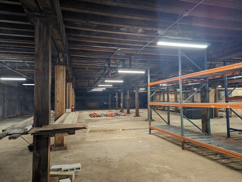 More Photos Of 833 W Haines St, Chicago Specialty For Sale