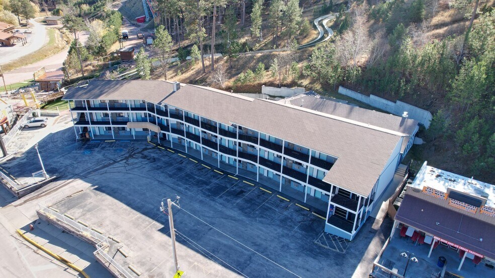 More Photos Of 702 Highway 16a, Keystone Hotel For Sale