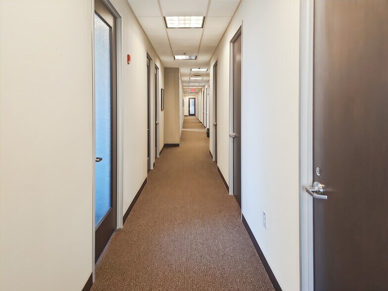 More Photos Of 320 W Lanier Ave, Fayetteville Coworking Space