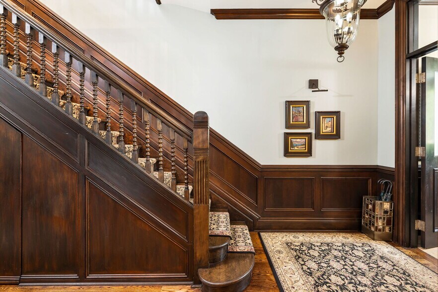 More Photos Of 12 Madison Av, Toronto Office Residential For Sale