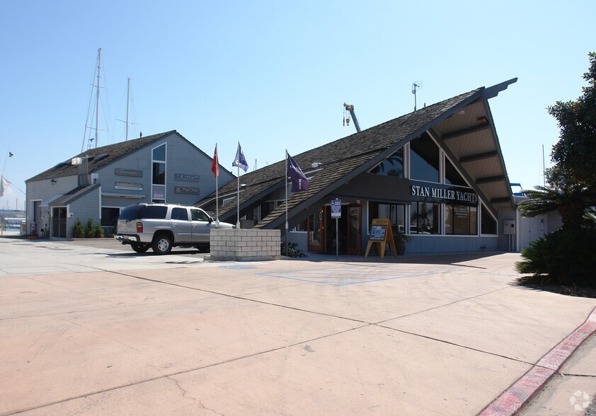 More Photos Of 2540 Shelter Island Dr, San Diego Freestanding For Lease