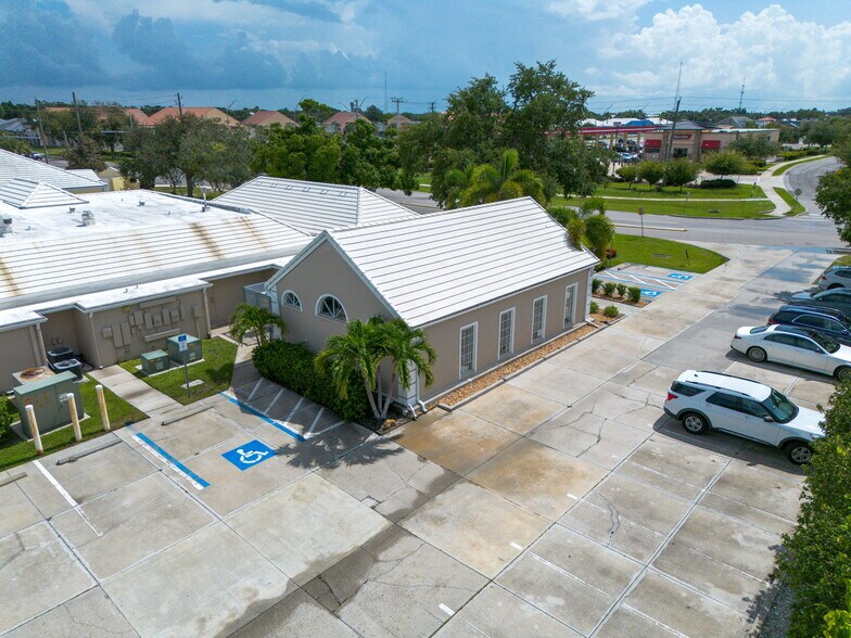 More Photos Of 3900 Clark Rd, Sarasota Medical For Sale