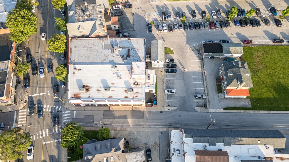 More Photos Of 850 W Lancaster Ave, Bryn Mawr Storefront Retail Office For Lease