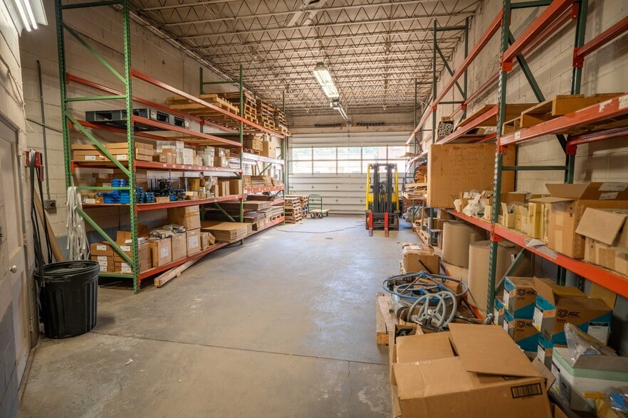 More Photos Of 5011 Grand Ave, Pittsburgh Research And Development For Sale