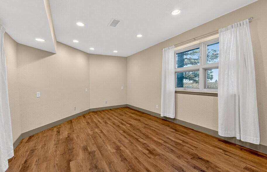 More Photos Of 1300 N Rim Dr, Flagstaff Medical For Lease