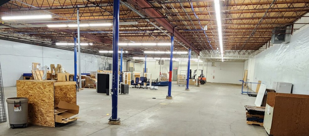 More Photos Of 10951 170 St NW, Edmonton Freestanding For Lease