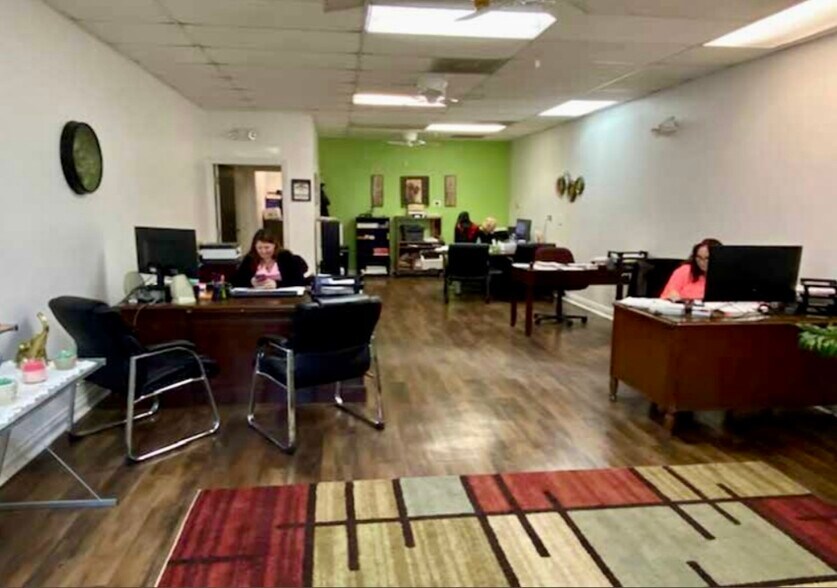 More Photos Of 14100 N Highway 19, Salt Springs Storefront Retail Office For Lease