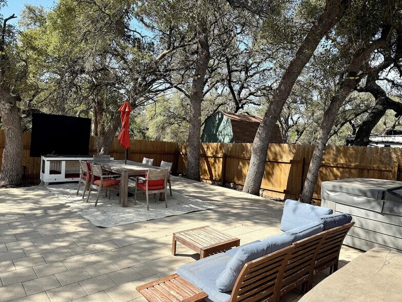 More Photos Of 11605 Fitzhugh Rd, Austin Office Residential For Sale