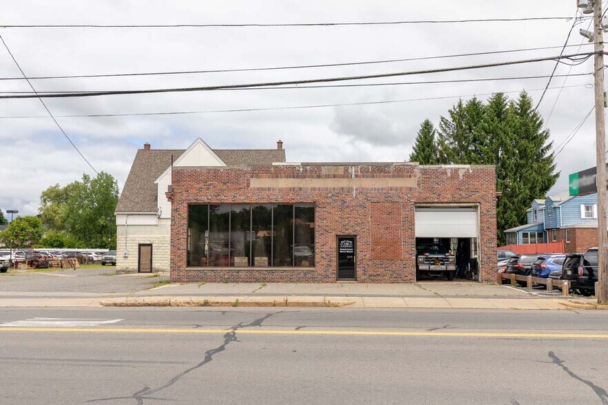 More Photos Of 170 E Main St, Milford Auto Repair For Sale
