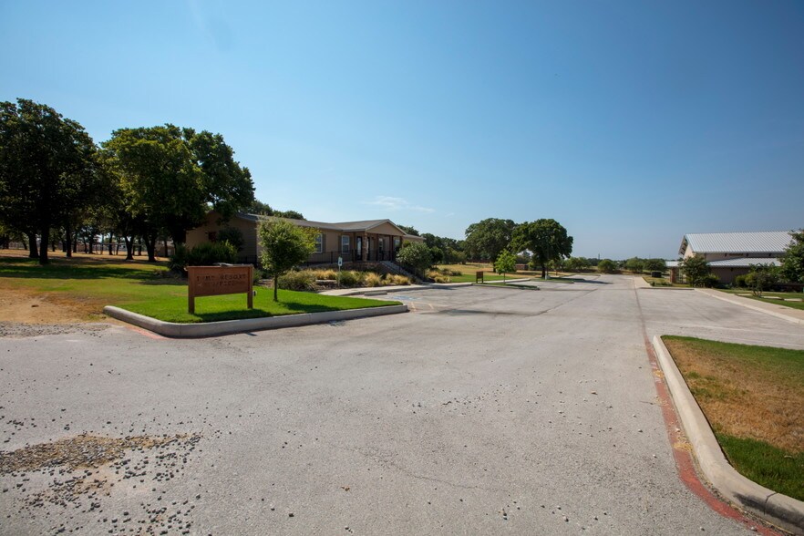 More Photos Of 601 Old Base Rd, Aurora Religious Facility For Sale