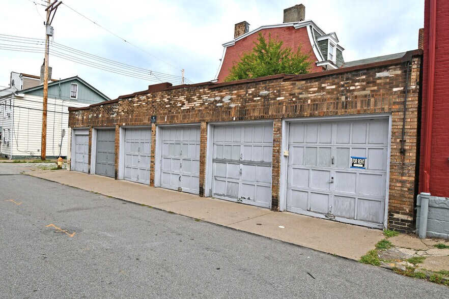 More Photos Of 15 S 14th St, Pittsburgh Multifamily For Sale
