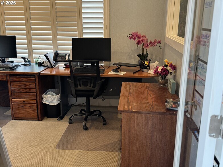 More Photos Of 937 Chetco Ave, Brookings Office Residential For Sale