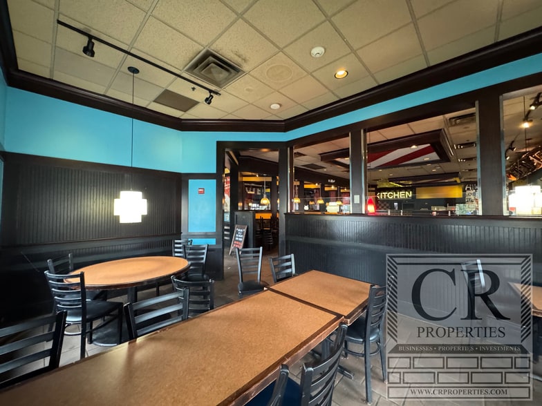 More Photos Of 23 Crystal Run Xing, Middletown Restaurant For Lease