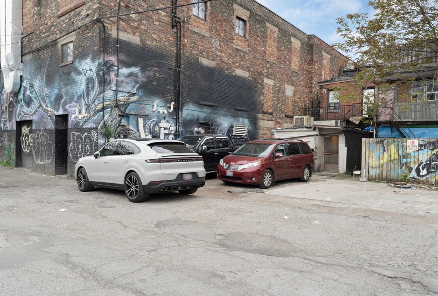 More Photos Of 676 Bloor St W, Toronto Storefront Retail Residential For Sale