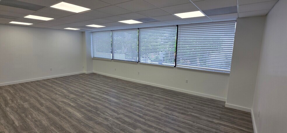 More Photos Of 175 Fontainebleau Blvd, Miami Office For Lease