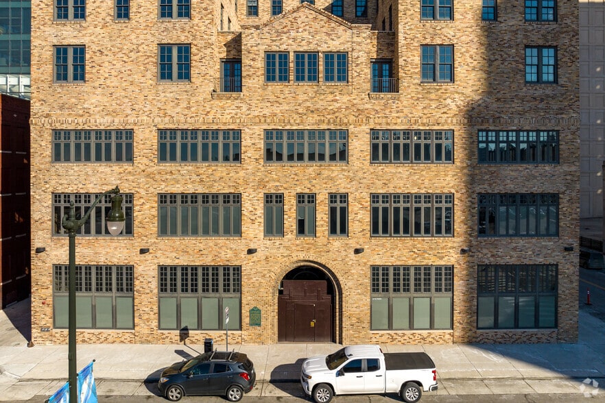 More Photos Of 2110 Park Ave, Detroit Office For Lease