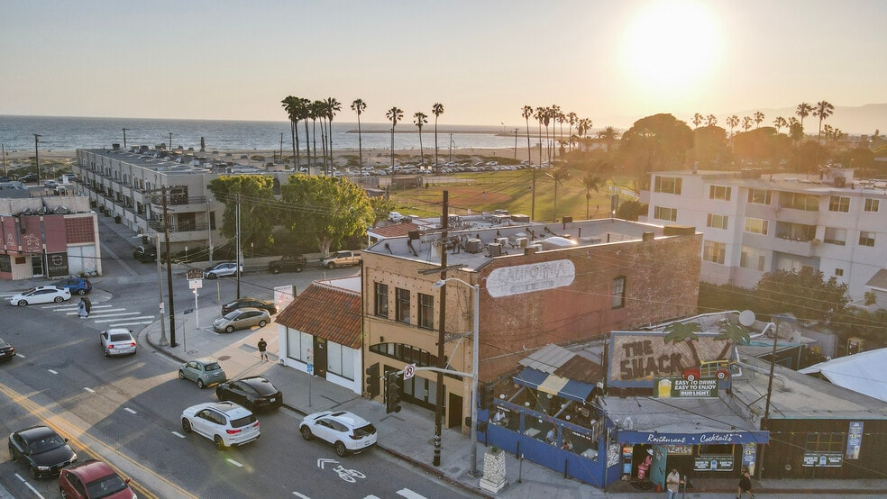 More Photos Of 179-181 Culver Blvd, Playa Del Rey Office Residential For Sale