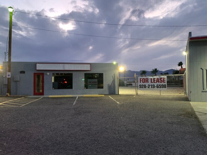 More Photos Of 2715 Highway 95, Bullhead City Self Storage For Lease