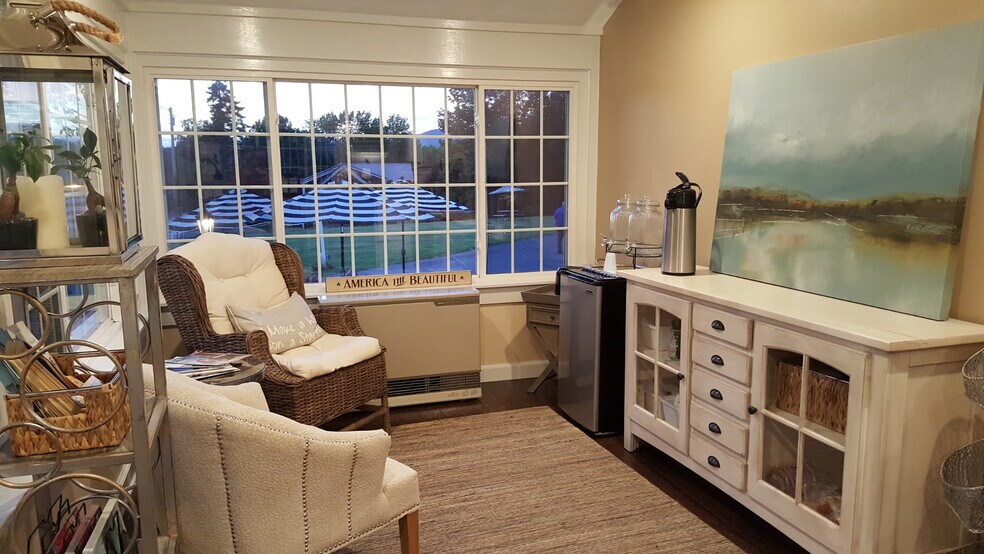 More Photos Of 360 Commercial St, Rockport Hotel For Sale