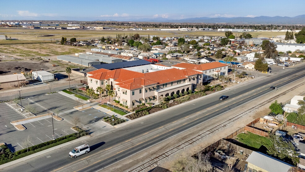 More Photos Of 1608 Norris Rd, Bakersfield Office For Lease