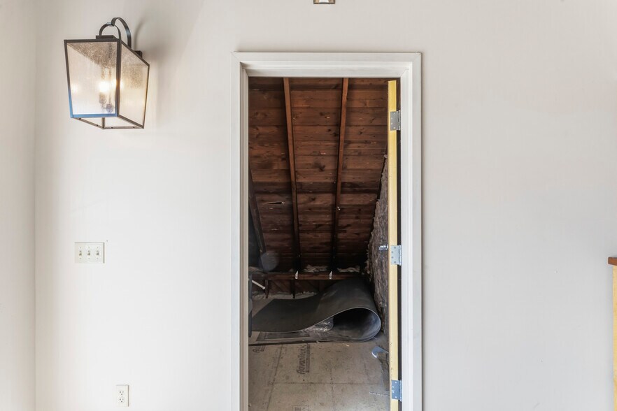 More Photos Of 13 Fort Hill Rd, Groton Storefront Retail Residential For Sale