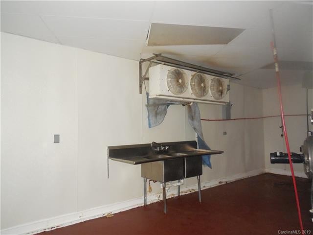 More Photos Of 181 Saluda St, Chester Warehouse For Lease