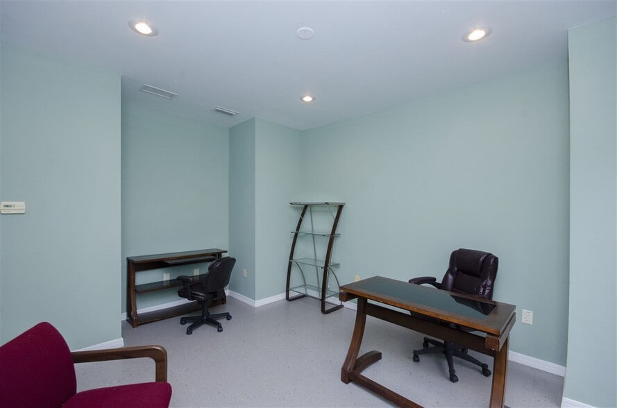 More Photos Of 183 Lower Ridge Rd, Conway Flex For Sale