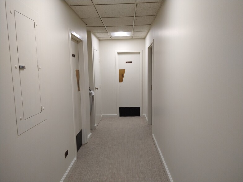 More Photos Of 141 New St, Macon-Bibb Office For Lease