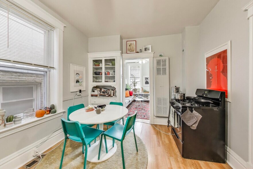 More Photos Of 2916 W 25th Pl, Chicago Multifamily For Sale