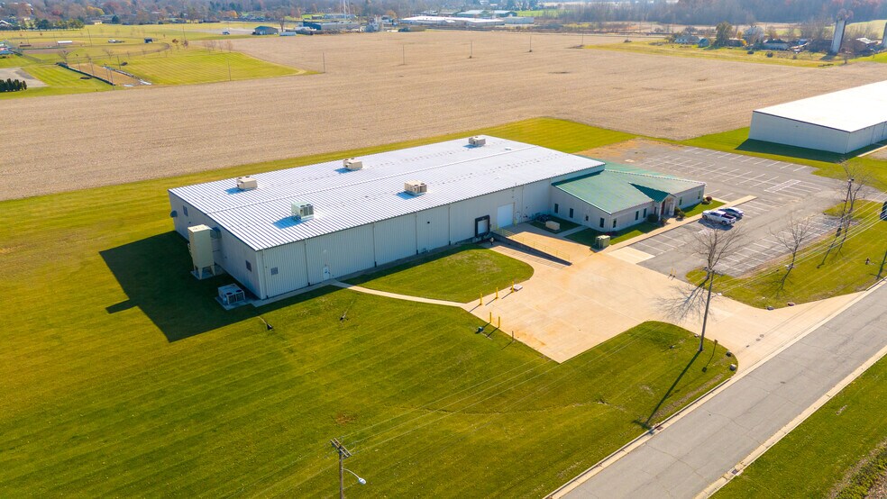 More Photos Of 118 Industrial Dr, Edgerton Warehouse For Sale