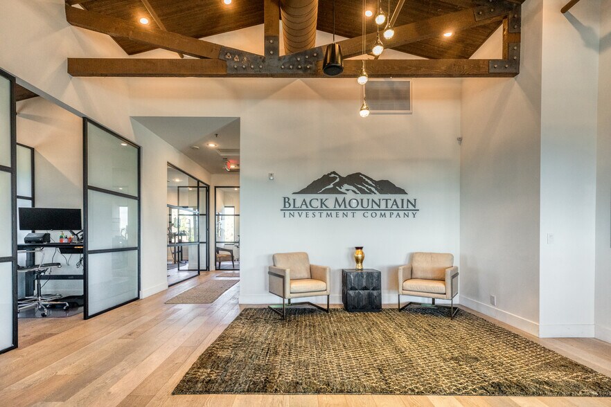 More Photos Of 8325 W Happy Valley Rd, Peoria Office For Lease