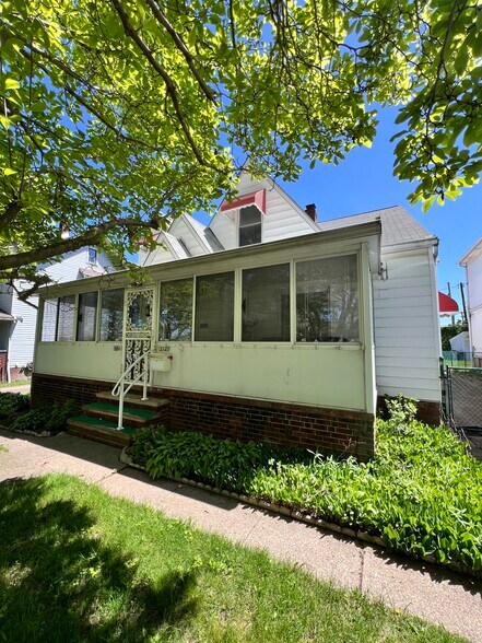 More Photos Of 3127 West Blvd, Cleveland Apartments For Sale