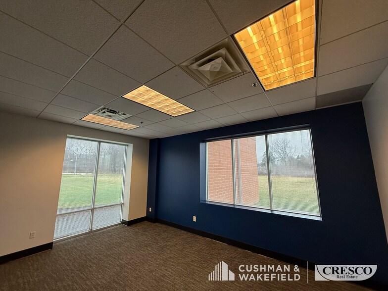 More Photos Of 31500 Bainbridge Rd, Solon Office For Sale