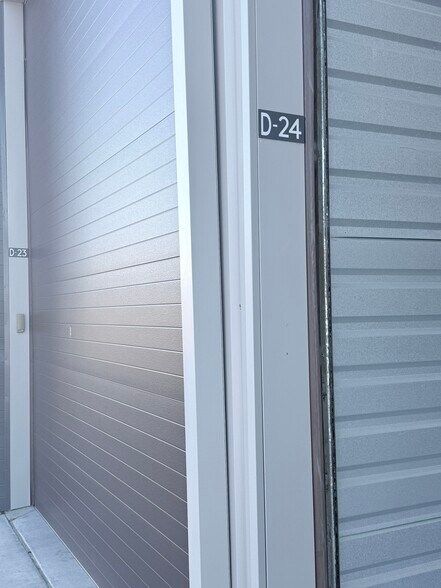 More Photos Of 49751 Oates Ln, Coachella Parking Garage For Sale