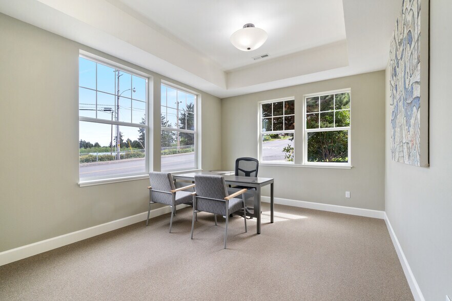 Primary Photo Of 2210 NE 22nd St, Lincoln City Office For Lease