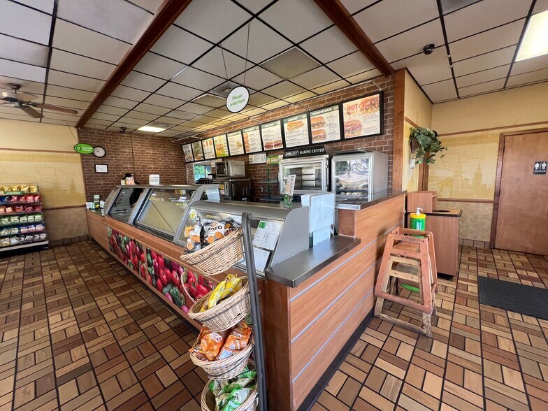 More Photos Of 5025 Santa Fe Dr, Fayetteville General Retail For Sale