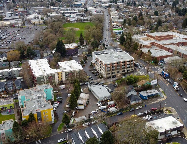 More Photos Of 3526-3540 SE 28th Ave, Portland Flex For Sale