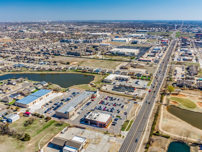 More Photos Of 839 SW 19th St, Moore Warehouse For Lease
