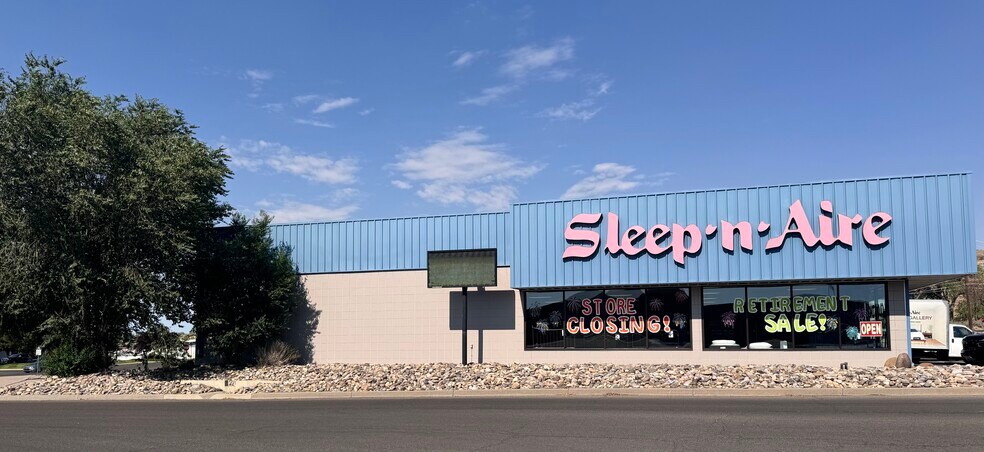 More Photos Of 3650 Iles Ave, Farmington General Retail For Lease