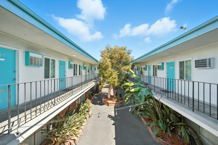 More Photos Of 24248 Crenshaw Blvd, Torrance Office For Sale