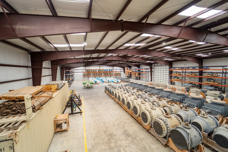 More Photos Of 236 Industrial Park Dr, Victoria Warehouse For Lease
