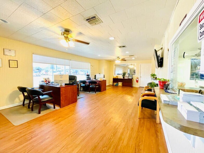 More Photos Of 4006 N Navarro St, Victoria Auto Dealership For Sale