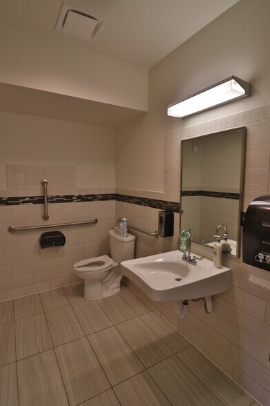 More Photos Of 502 33rd St, Cody Medical For Sale