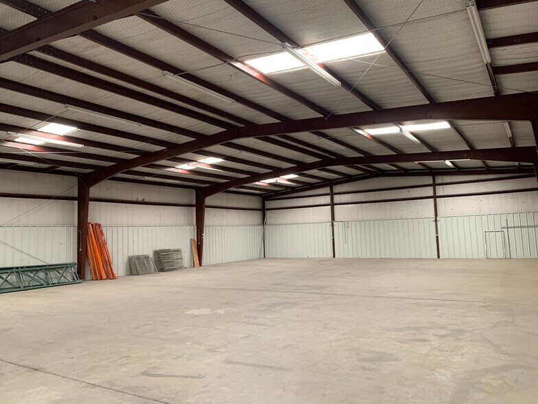 More Photos Of 12708 Montana Ave, El Paso Warehouse For Lease