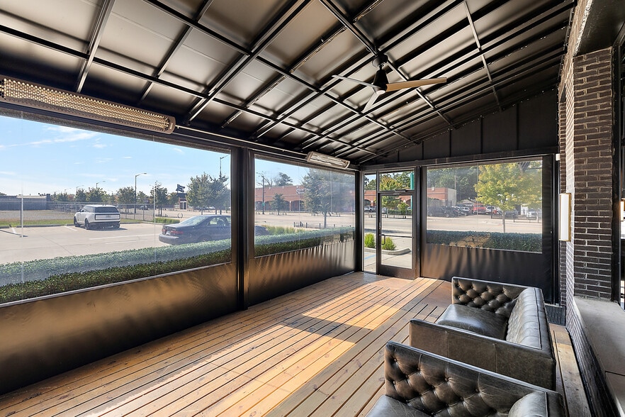 More Photos Of 20050 Livernois Ave, Detroit Restaurant For Sale